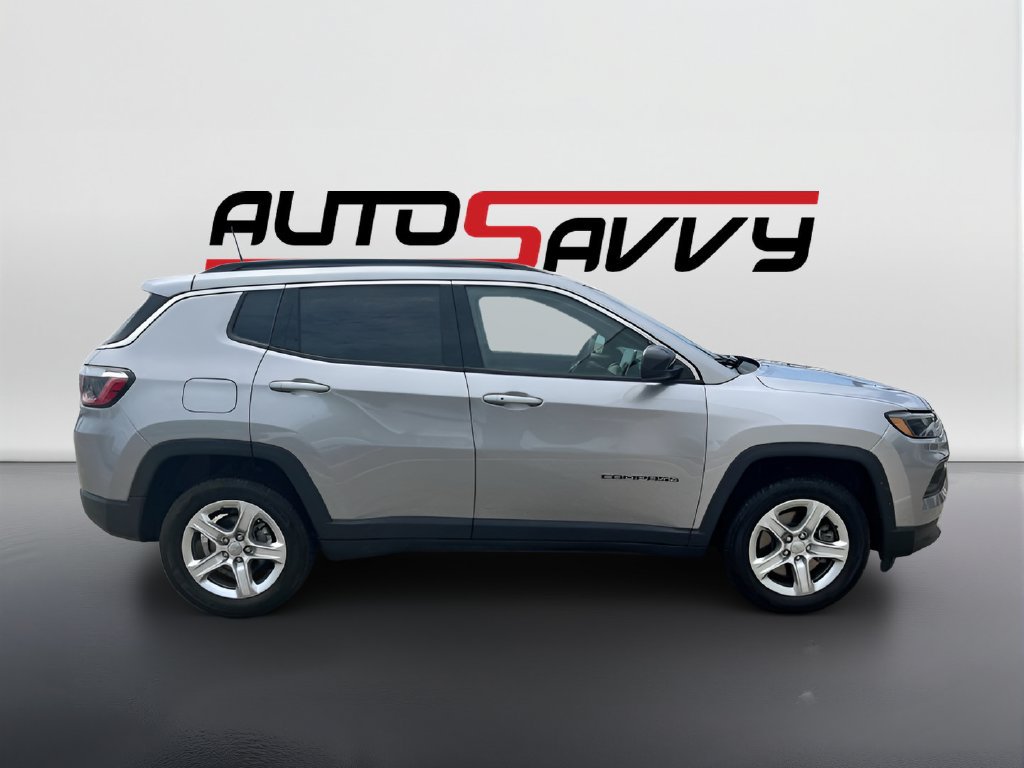 Used 2023 Jeep Compass Latitude w/ Convenience Group AWD/4WD image 8