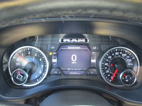 Used 2019 RAM 1500 Big Horn AWD/4WD image 17
