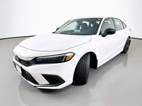 Used 2023 Honda Civic Sport image 3