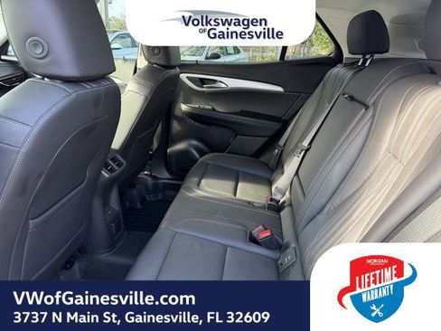 Used 2025 Buick Envision Avenir image 11