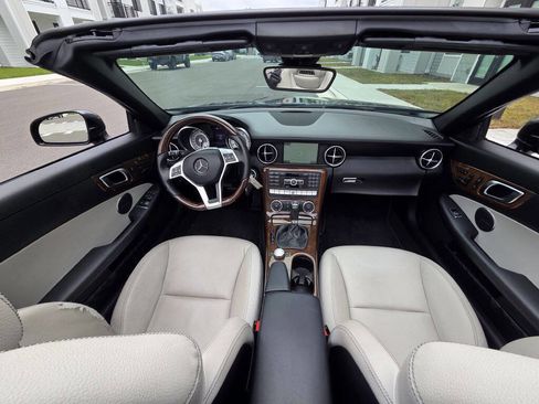 Used 2015 Mercedes-Benz SLK 250 image 35