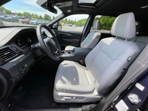 Certified 2025 Honda Passport EX-L image 27