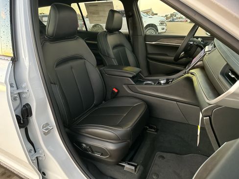 New 2025 Jeep Grand Cherokee L Limited w/ Black Appearance Package AWD/4WD image 26