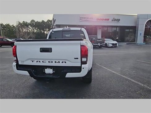 Used 2019 Toyota Tacoma TRD Sport image 31