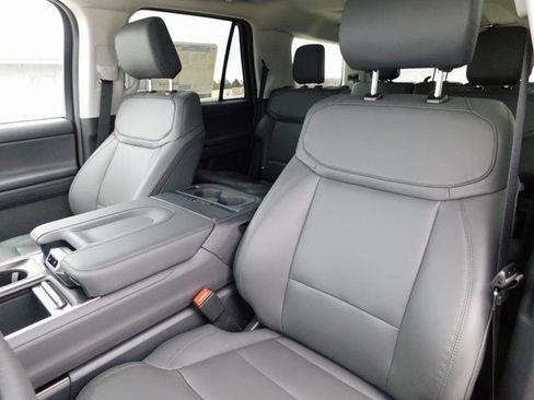 New 2026 Ford Expedition Active image 16