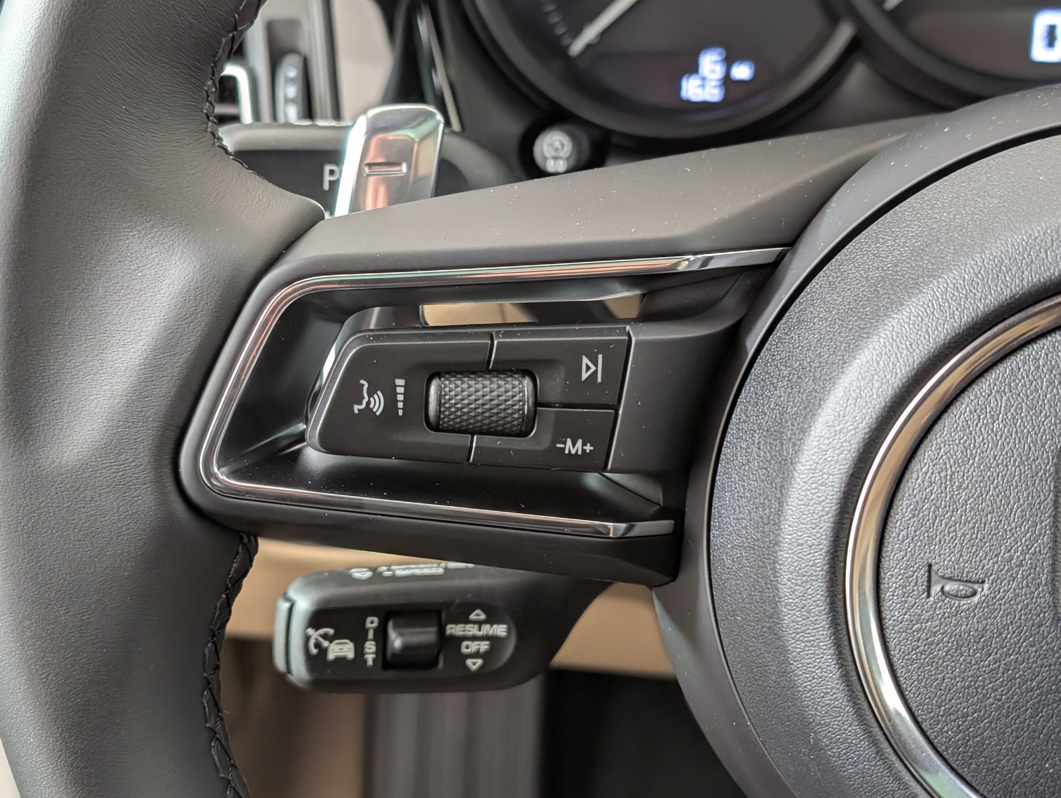 Certified 2026 Porsche Macan AWD/4WD image 19