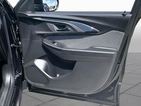 Used 2023 Chevrolet TrailBlazer LT FWD image 26