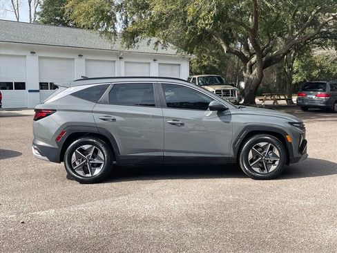 Used 2025 Hyundai Tucson SEL image 2