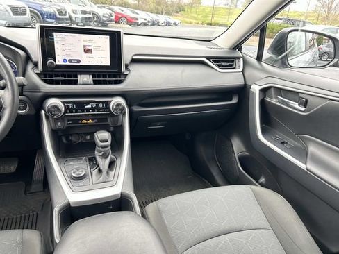 Used 2025 Toyota RAV4 XLE AWD/4WD image 17
