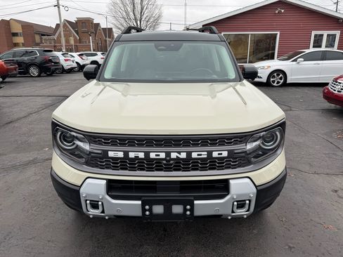Used 2025 Ford Bronco Sport Badlands image 2