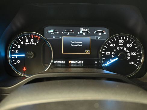 Used 2015 Ford F150 Platinum w/ Equipment Group 701A Luxury image 10