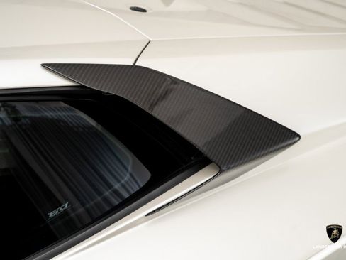 Used 2023 Lamborghini Huracan STO image 23