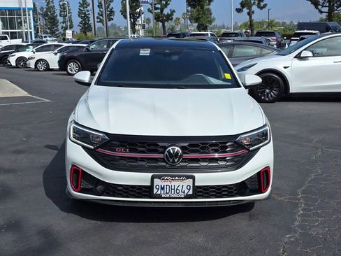 Used 2024 Volkswagen Jetta GLI Autobahn FWD image 2