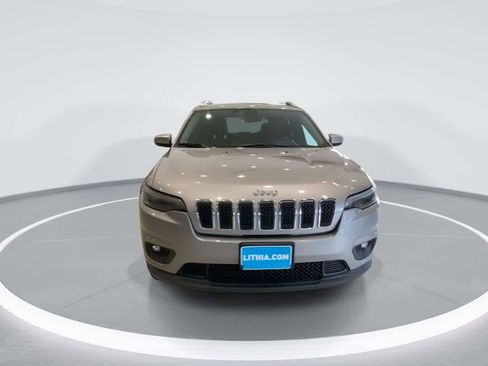 Used 2019 Jeep Cherokee Latitude Plus image 3