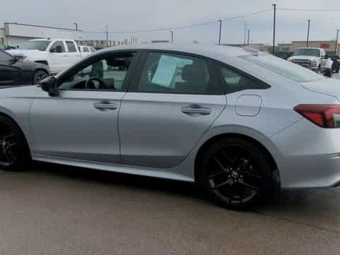 Used 2025 Honda Civic Sport image 6