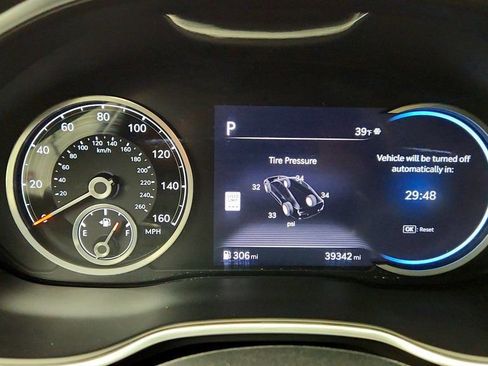 Used 2023 Genesis G80 2.5T image 13