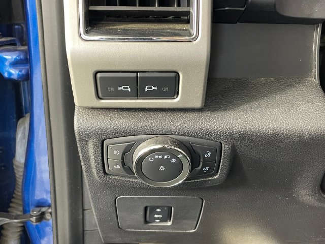 Used 2017 Ford F150 Lariat w/ Equipment Group 502A Luxury AWD/4WD image 10