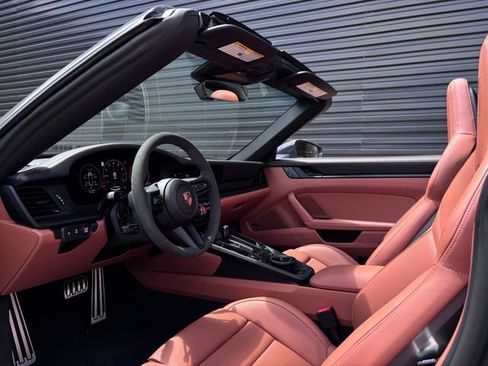 Used 2026 Porsche 911 Targa 4 GTS AWD/4WD image 5