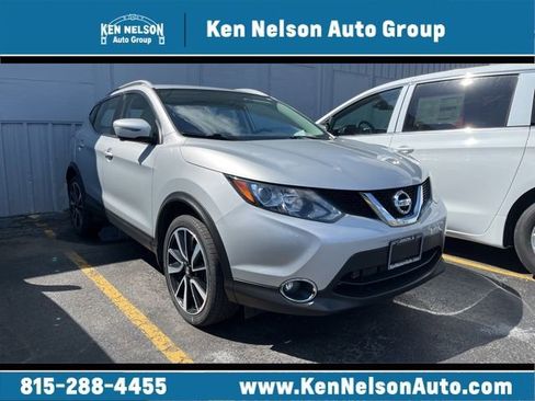 Used 2017 Nissan Rogue Sport SL image 1