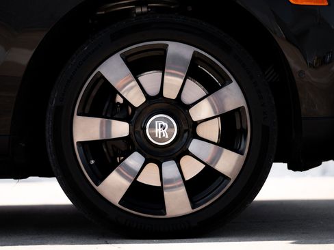 Used 2023 Rolls-Royce Cullinan image 40