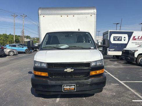 Used 2020 Chevrolet Express 3500 w/ Driver Convenience Package RWD image 8
