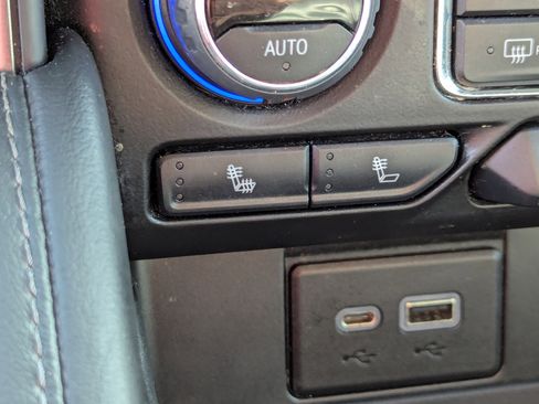 Used 2022 Chevrolet Tahoe Z71 image 26