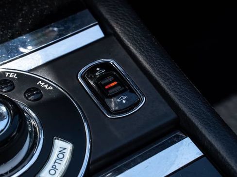 Used 2013 Rolls-Royce Ghost RWD image 36