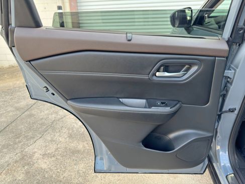 Used 2023 Nissan Rogue SL w/ SL Premium Package FWD image 41