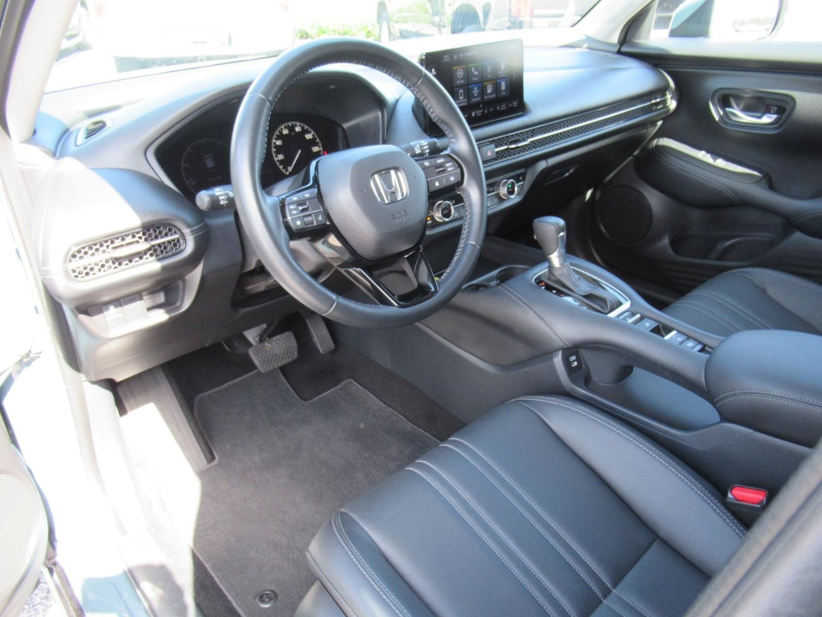 Used 2025 Honda HR-V EX-L image 16
