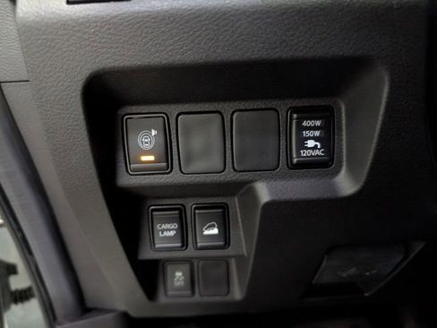 Used 2025 Nissan Frontier SV w/ SV Convenience Package image 18