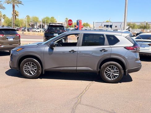 Used 2024 Nissan Rogue S FWD image 3
