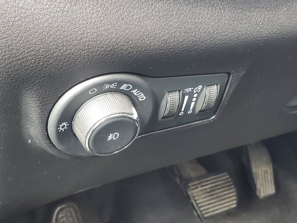 Used 2023 Jeep Compass Limited AWD/4WD image 8