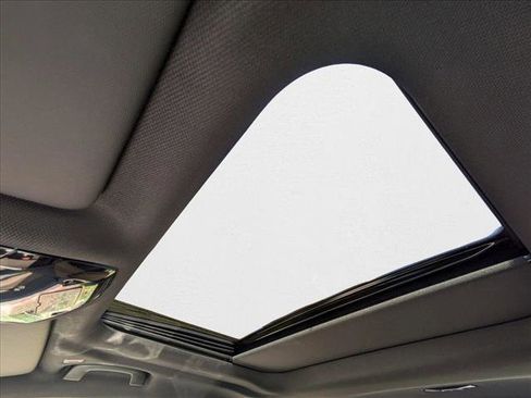 Used 2026 BMW i5 eDrive40 w/ M Sport Package image 15