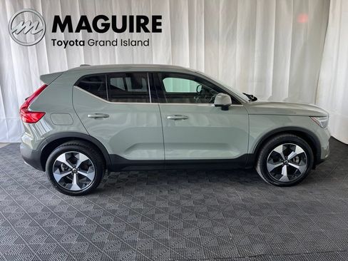 Used 2024 Volvo XC40 B5 Plus w/ Climate Package AWD/4WD image 2