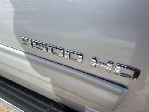 Used 2011 Chevrolet Silverado 3500 LTZ image 37