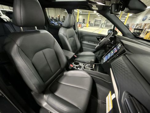 Certified 2025 Subaru Forester Limited w/ Popular Package image 25