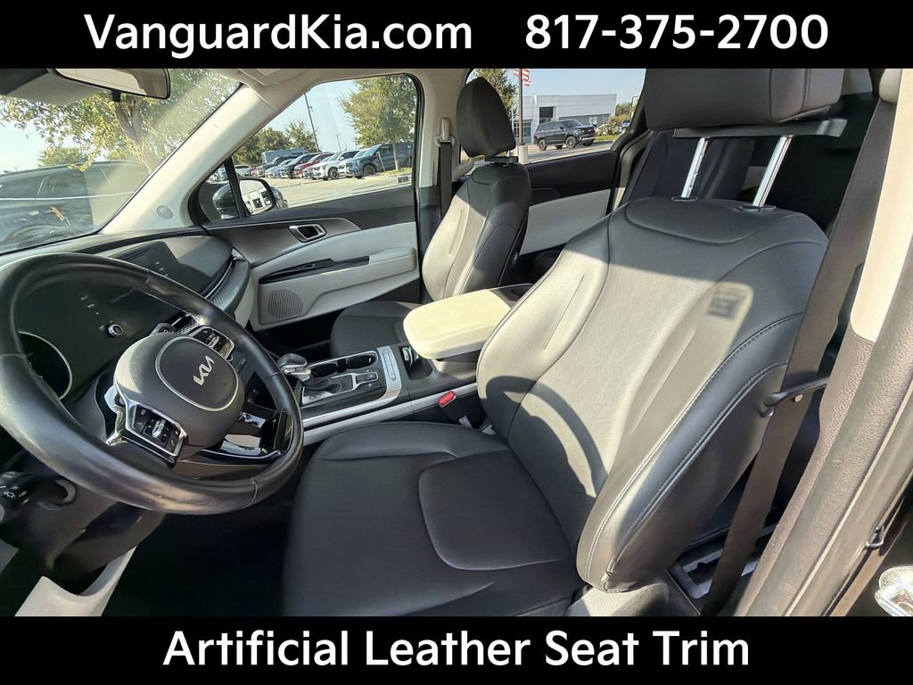 Certified 2022 Kia Carnival LX FWD image 15