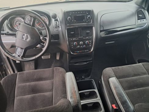 Used 2014 Dodge Grand Caravan SE image 4