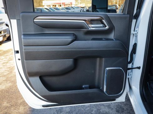 Used 2024 Chevrolet Silverado 2500 LT w/ Convenience Package image 33