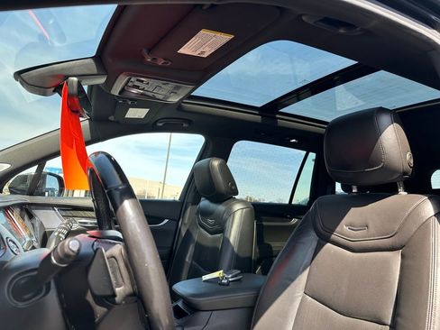 Used 2020 Cadillac XT6 Premium Luxury AWD/4WD image 15