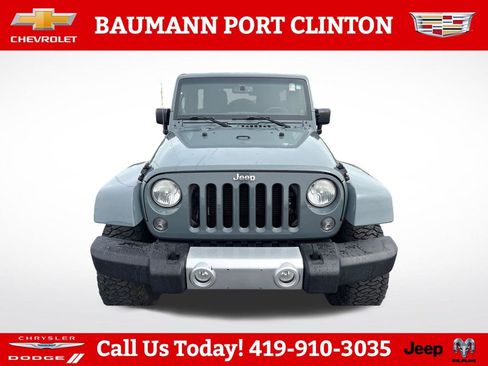 Used 2014 Jeep Wrangler Unlimited Sahara w/ Dual Top Group AWD/4WD image 9