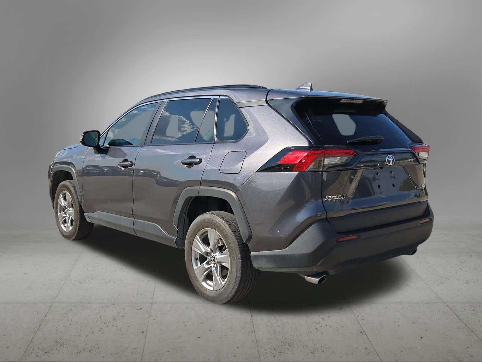 Used 2024 Toyota RAV4 XLE FWD image 4
