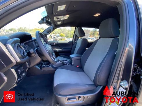 Used 2021 Toyota Tacoma TRD Off-Road w/ Technology Package AWD/4WD image 30