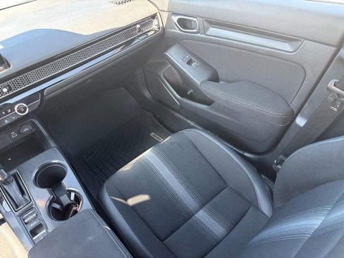 Used 2023 Honda Civic Sport image 16