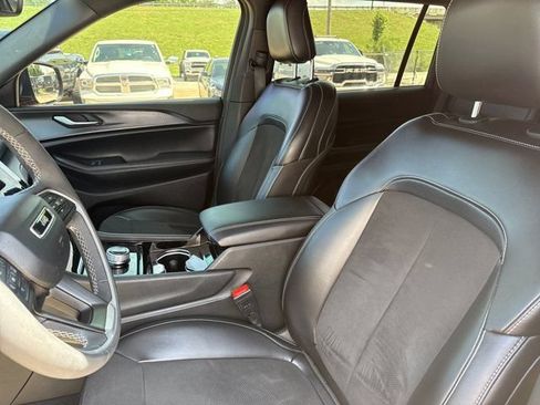 Used 2023 Jeep Grand Cherokee L Laredo AWD/4WD image 5