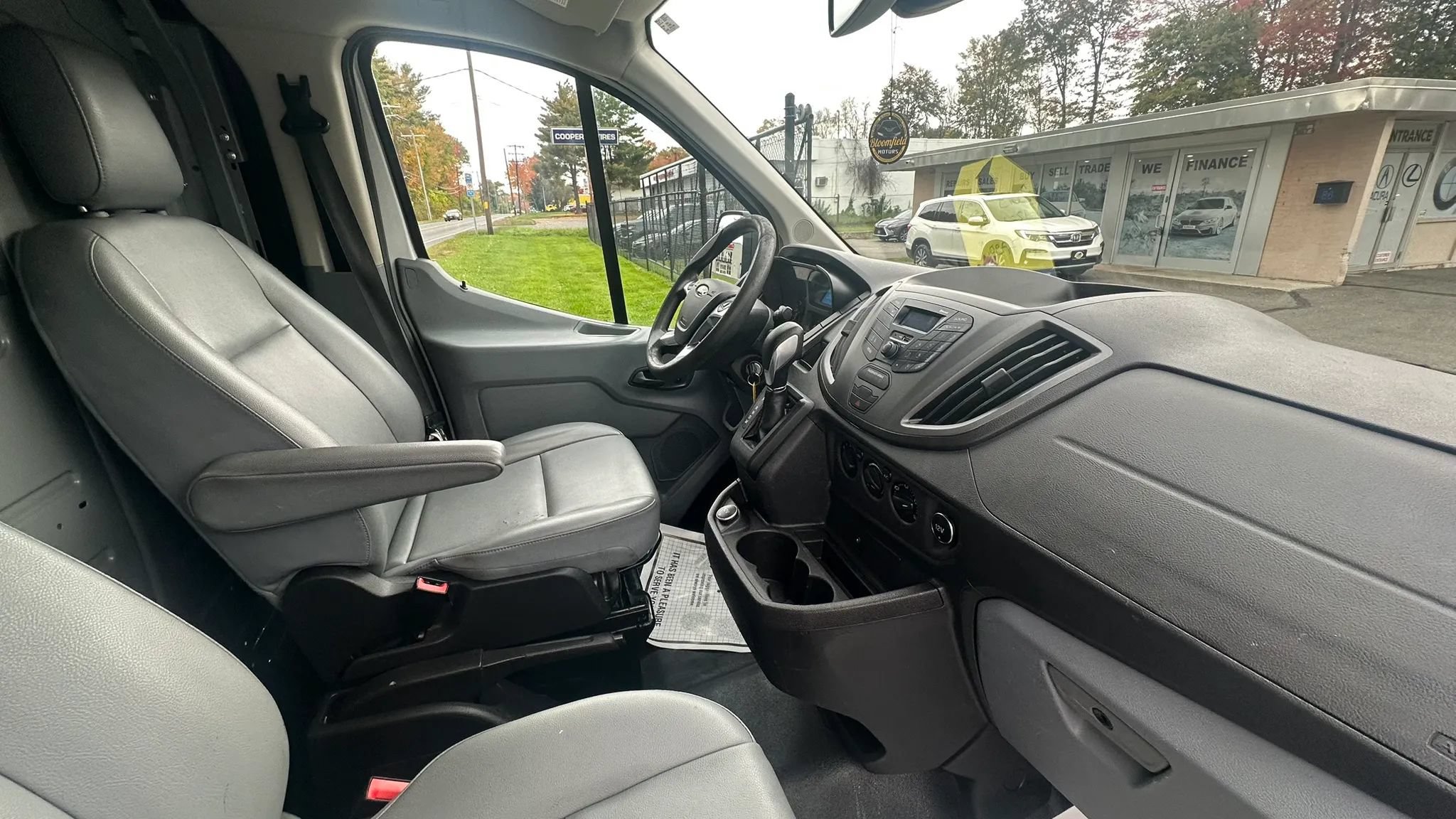 Used 2019 Ford Transit 250 130 Low Roof RWD image 33