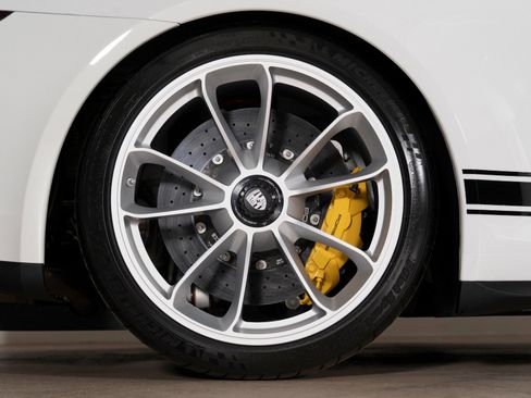 Used 2016 Porsche 911 R image 43