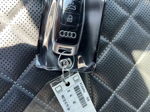 Used 2023 Audi SQ7 Prestige AWD/4WD image 38