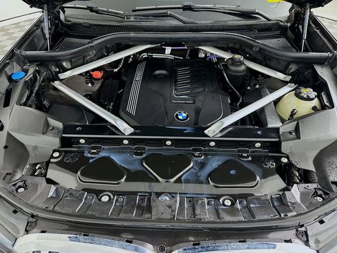 Used 2021 BMW X7 xDrive40i w/ Cold Weather Package image 32