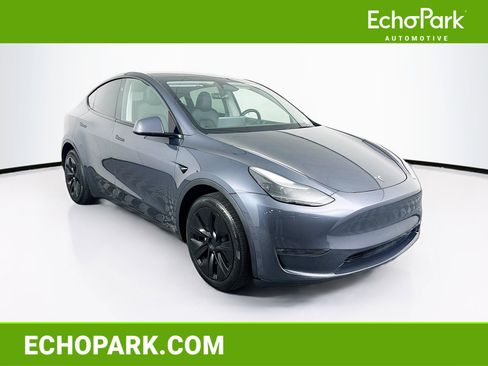 Used 2023 Tesla Model Y Long Range AWD/4WD image 1